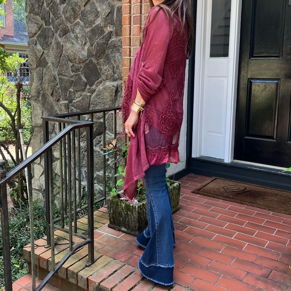 12 Made In Italy Chic Top and Cardigan Set - Picture 4 of 6